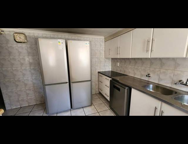 9 BEDROOM HOUSE FOR SALE IN ALLANDALE